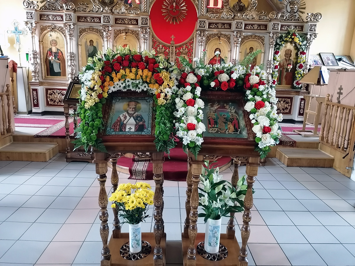 Литургия в день престольного  праздника нашего храма в честь святителя Николая Чудотворца