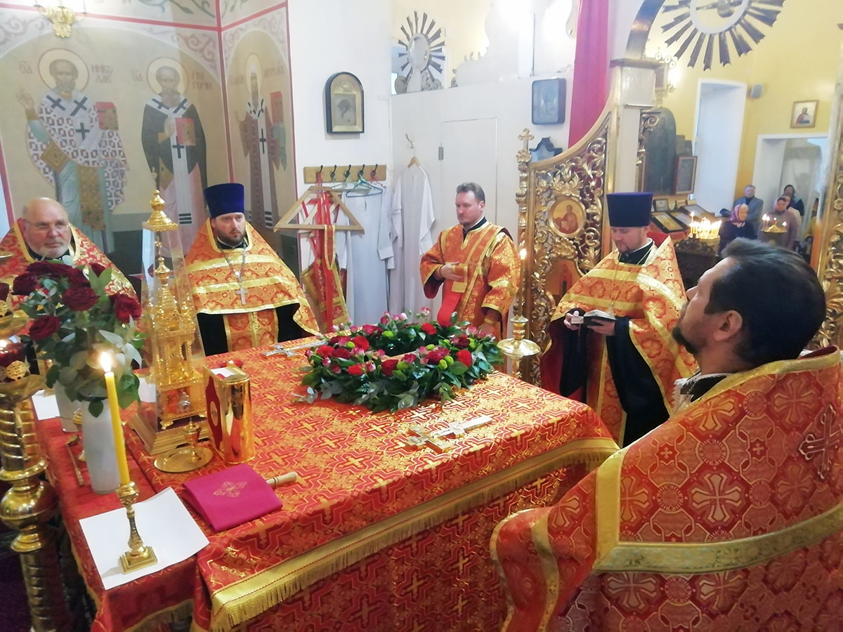 Всенощное бдение в канун празднования Воздвижения Животворящего Креста Господня