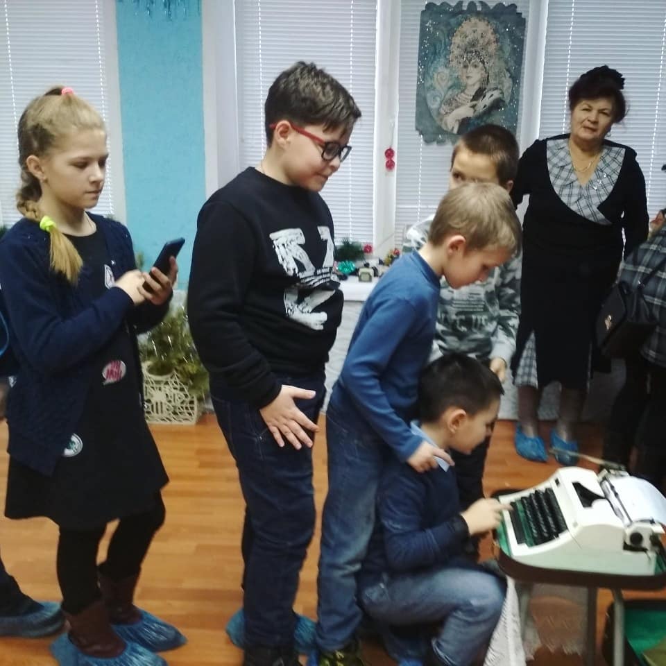 Воспитанники воскресной школы посетили "Музей елочной игрушки"