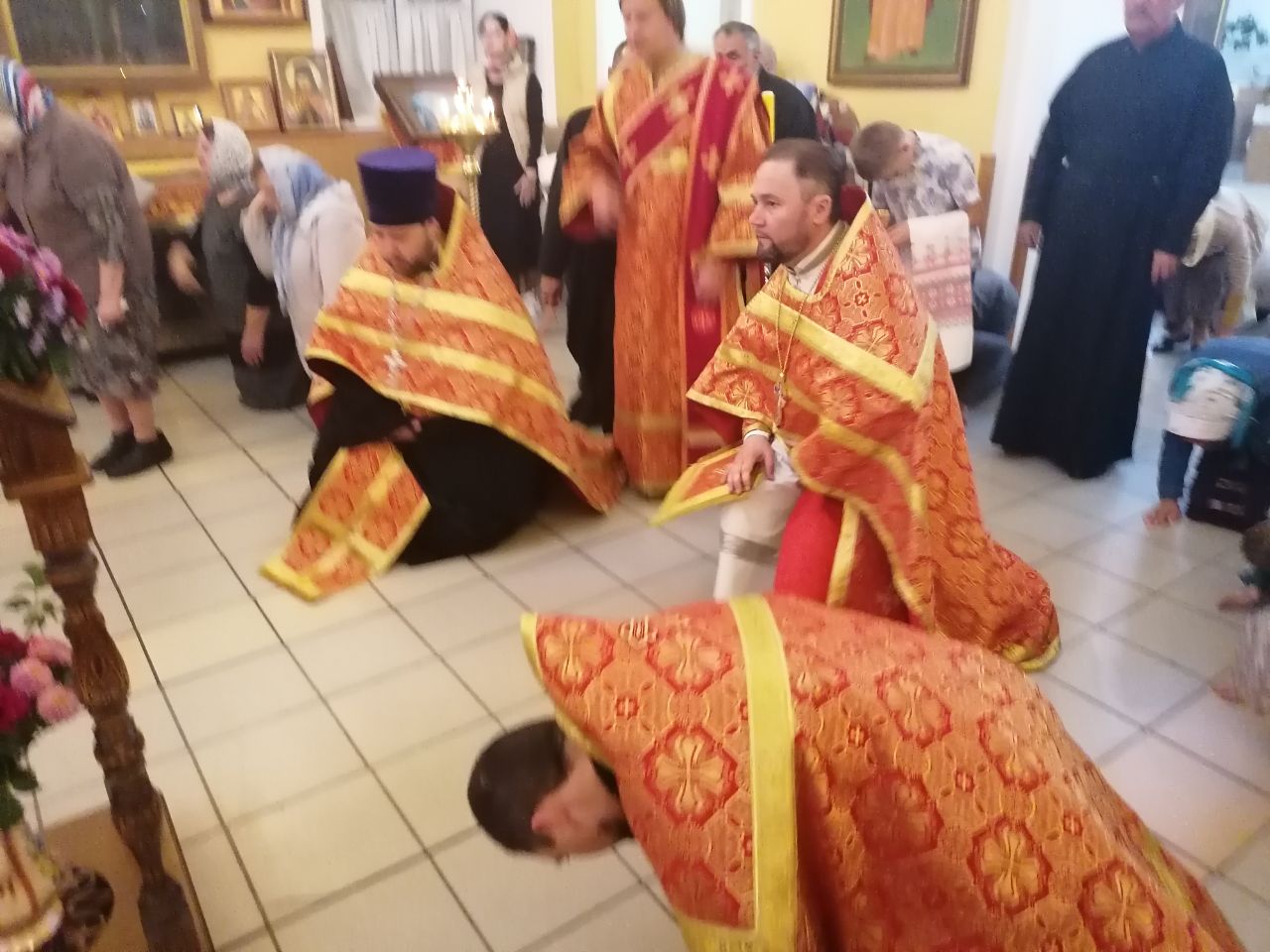 Всенощное бдение в канун празднования Воздвижения Животворящего Креста Господня