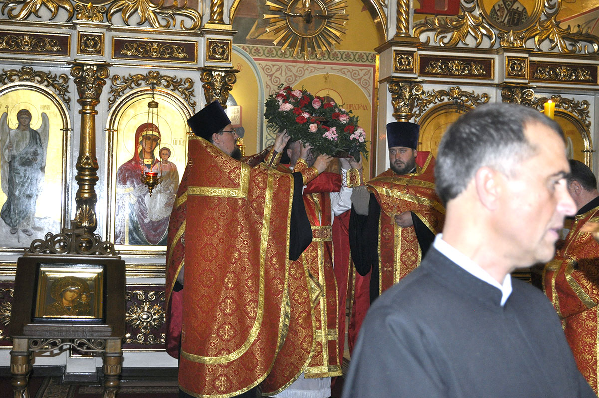 Всенощное бдение в канун празднования Воздвижения Животворящего Креста Господня