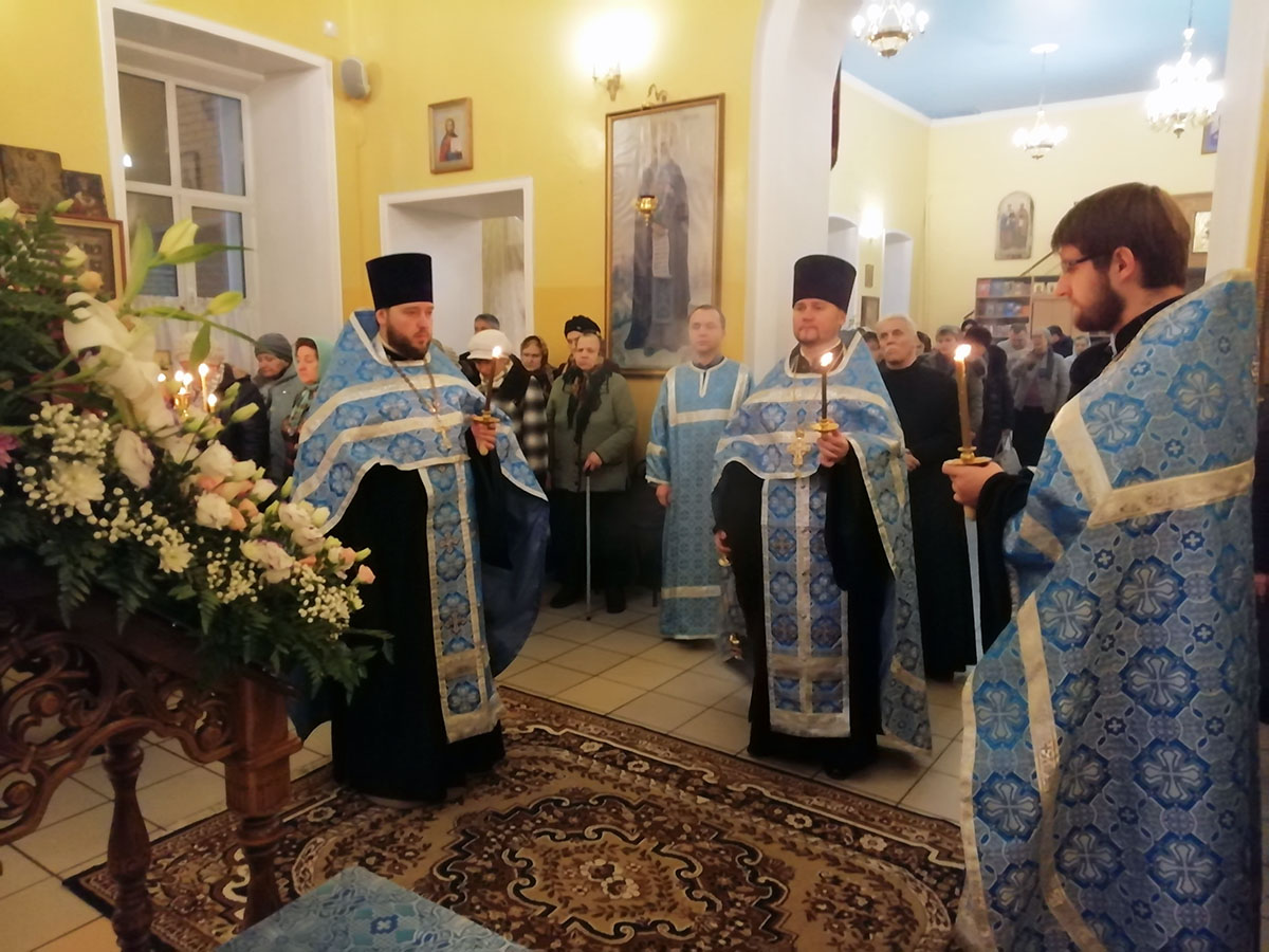 Всенощное бдение в канун празднования Введения во храм Пресвятой Богородицы