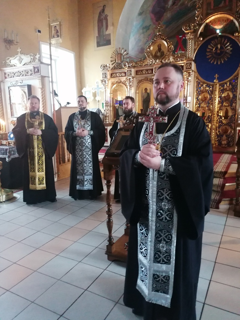 В Прощеное воскресенье протоиерей Александр Филиппов совершил вечерню с чином прощения