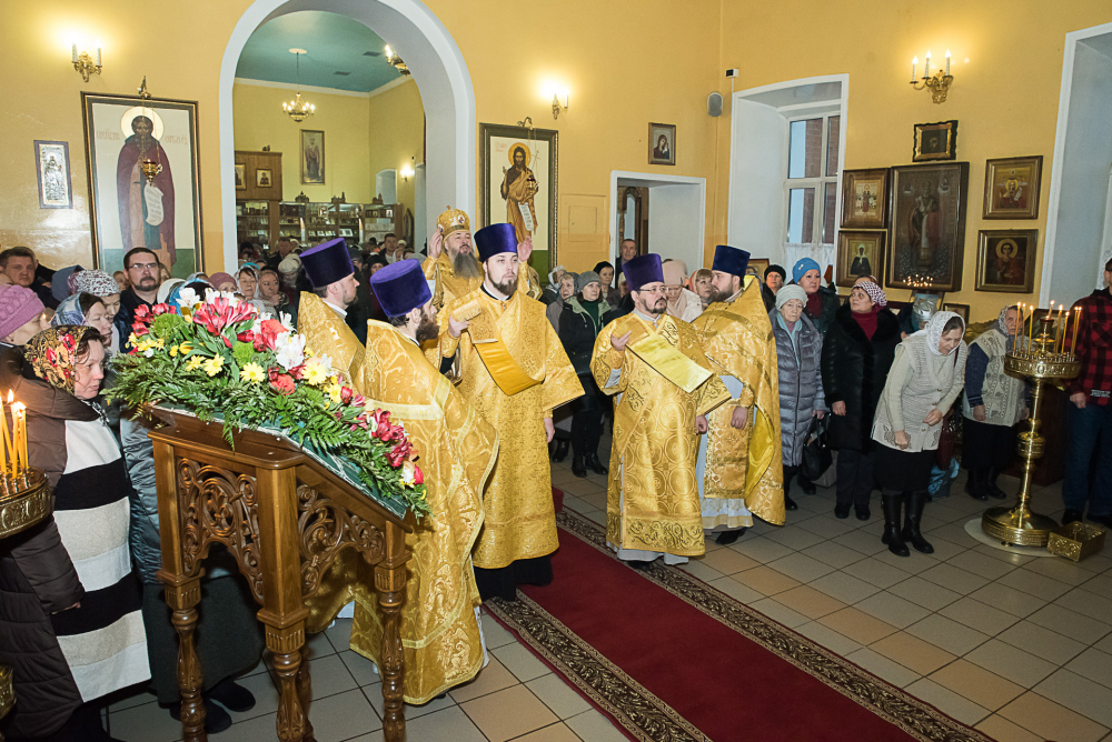 В престольный праздник митрополит Серафим совершил литургию в нашем храме