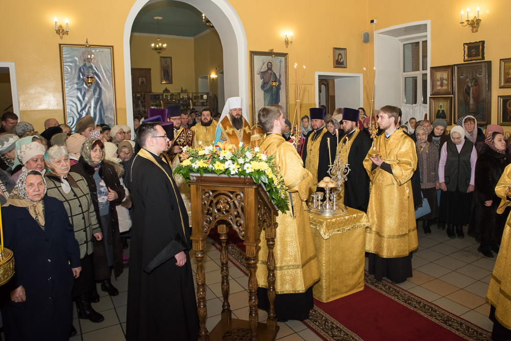В канун престольного праздника митрополит Серафим возглавил всенощное бдение в нашем храме