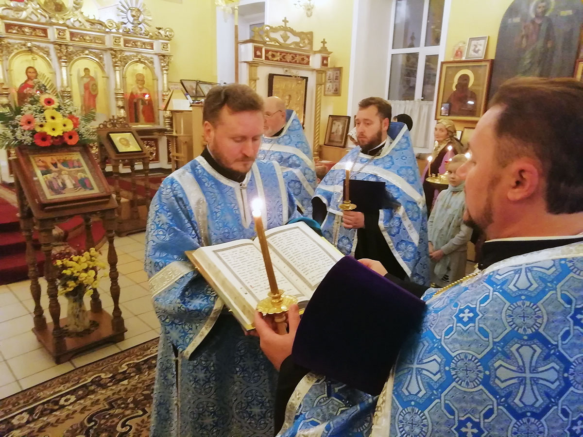 Всенощное бдение в канун празднования Покрова Пресвятой Богородицы 