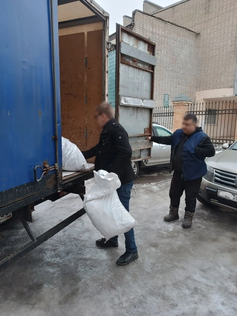 Иерей Сергий Карасёв благословил в путь волонтеров в зону СВО 
