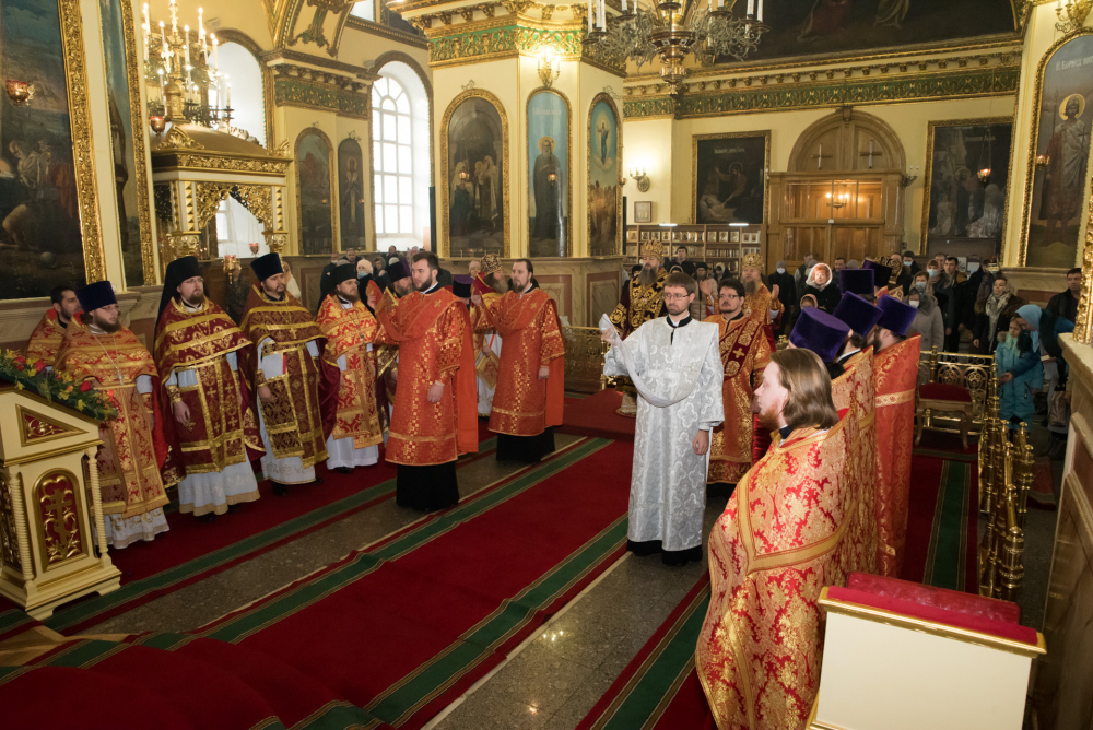 В праздник Собора новомучеников и исповедников Церкви Русской митрополит Серафим принял поздравления с днем Ангела