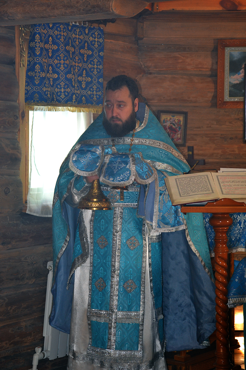 Протоиерей Антоний Шварёв совершил литургию в храме в честь иконы Божией Матери "Взыскание погибших" при исправительной колонии №7