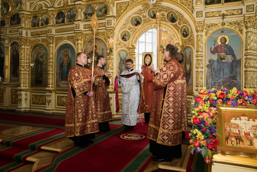 В праздник Собора новомучеников и исповедников Церкви Русской митрополит Серафим принял поздравления с днем Ангела