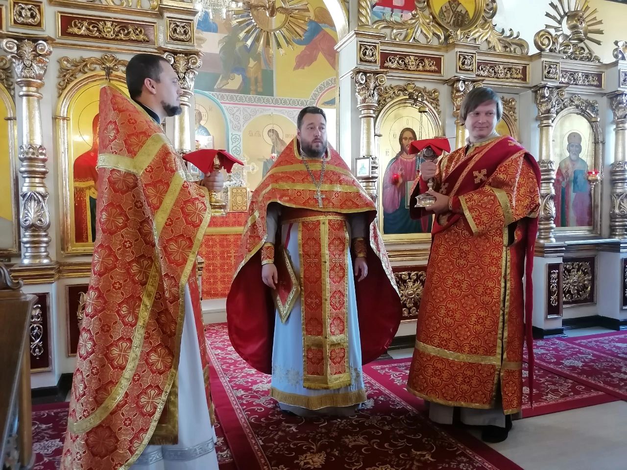 Празднование Воздвижения Животворящего Креста Господня 