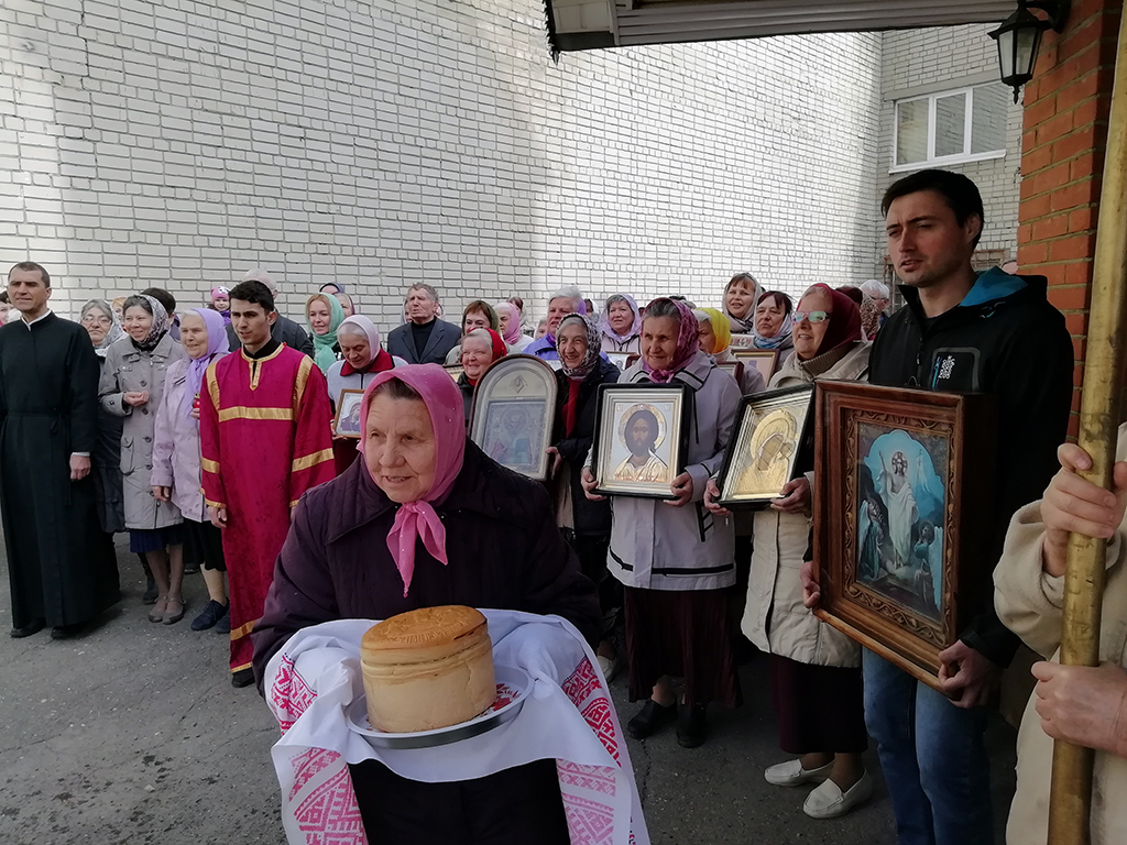 Во вторник Светлой седмицы протоиерей Александр Филиппов совершил Божественную литургию