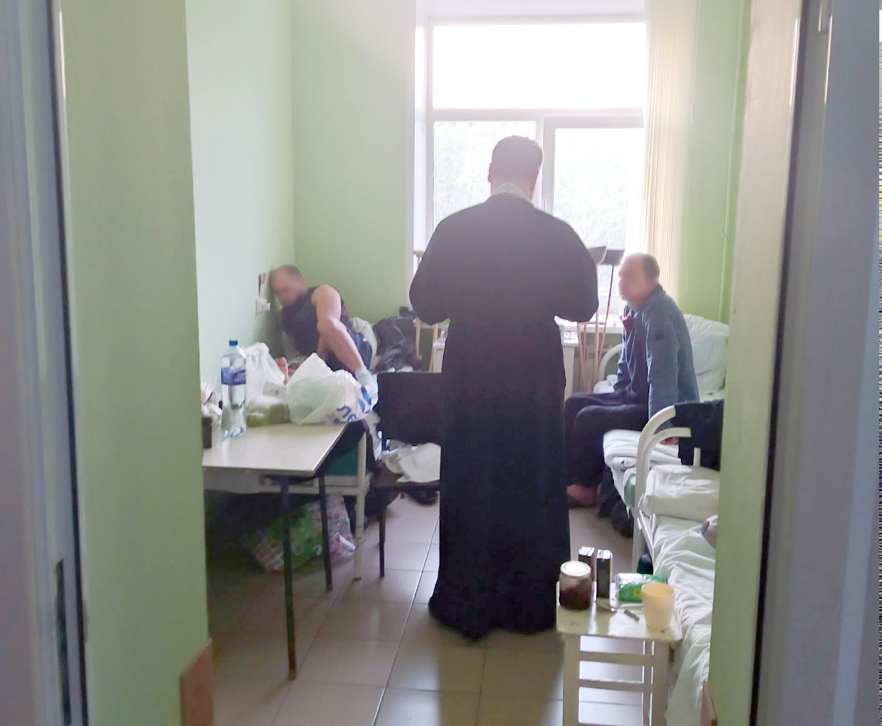 Священники посетили раненых