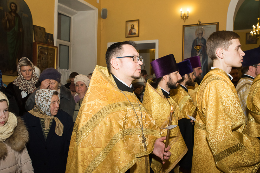 В канун престольного праздника митрополит Серафим возглавил всенощное бдение в нашем храме