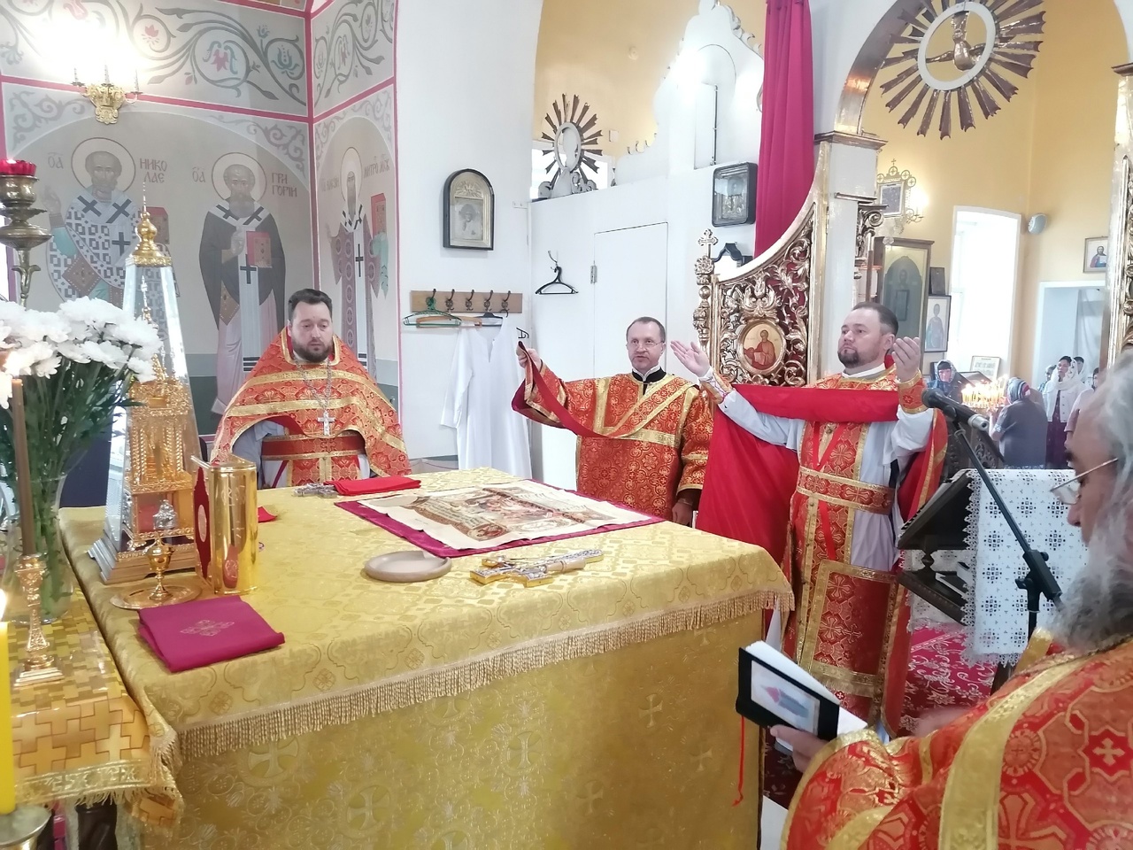 Празднование Происхождение Честных Древ Животворящего Креста Господня