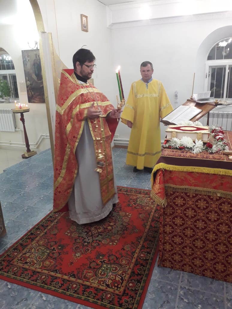 Иерей Сергий Беляков возглавил Пасхальную службу в Михайло-Архангельском молитвенном доме в с.Павло-Куракино 