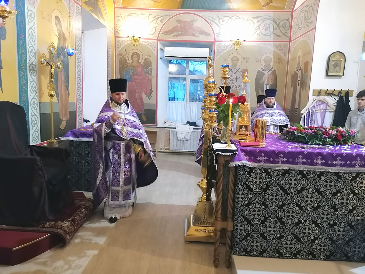 Всенощное бдение в канун Крестопоклонной Недели