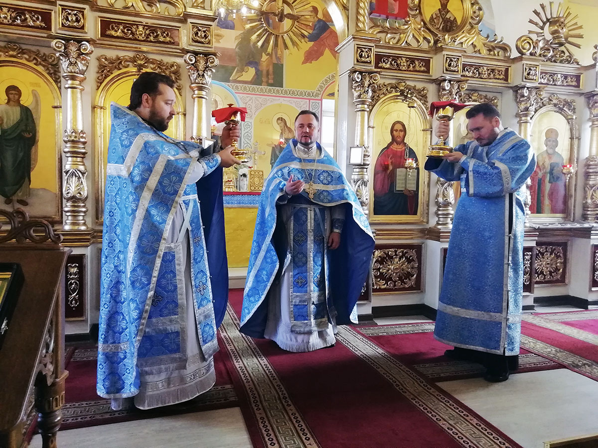 Празднование Казанской иконы Божией Матери
