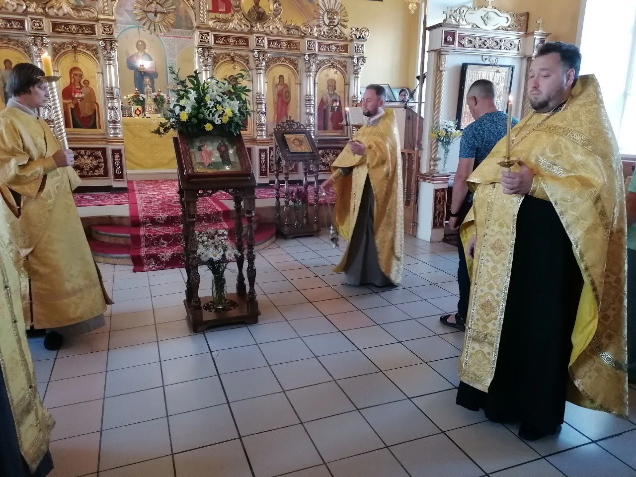 Всенощное бдение в канун праздника первоверховных апостолов Петра и Павла