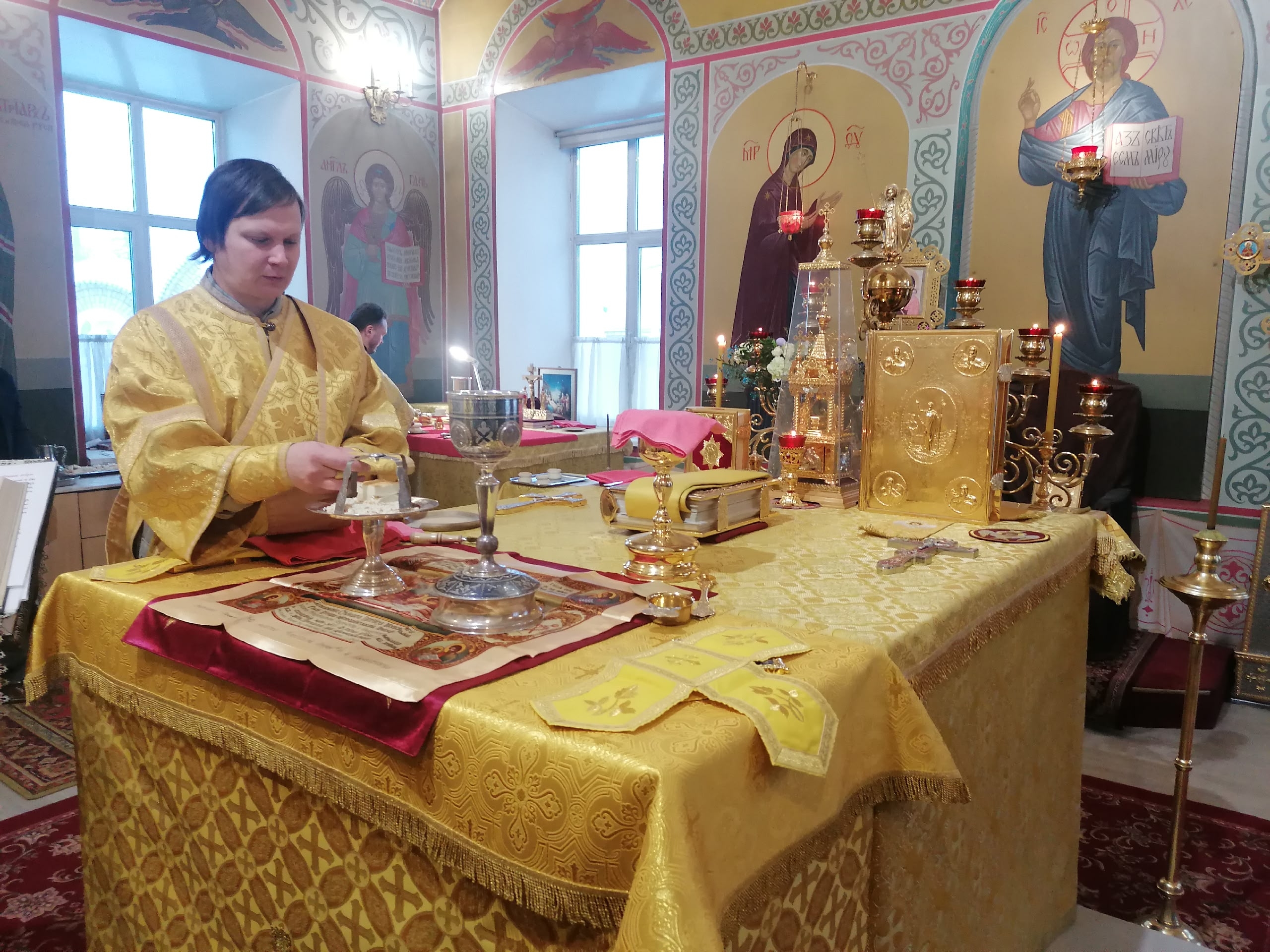 Богослужения в Неделю о блудном сыне 
