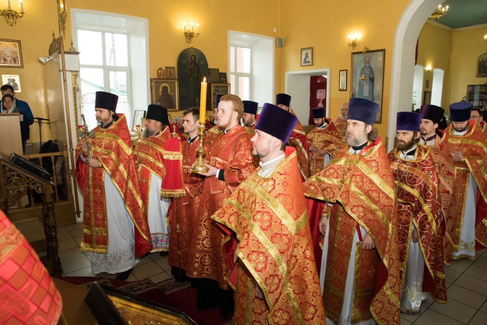 Во вторник Светлой седмицы митрополит Серафим совершил Божественную литургию в нашем храме