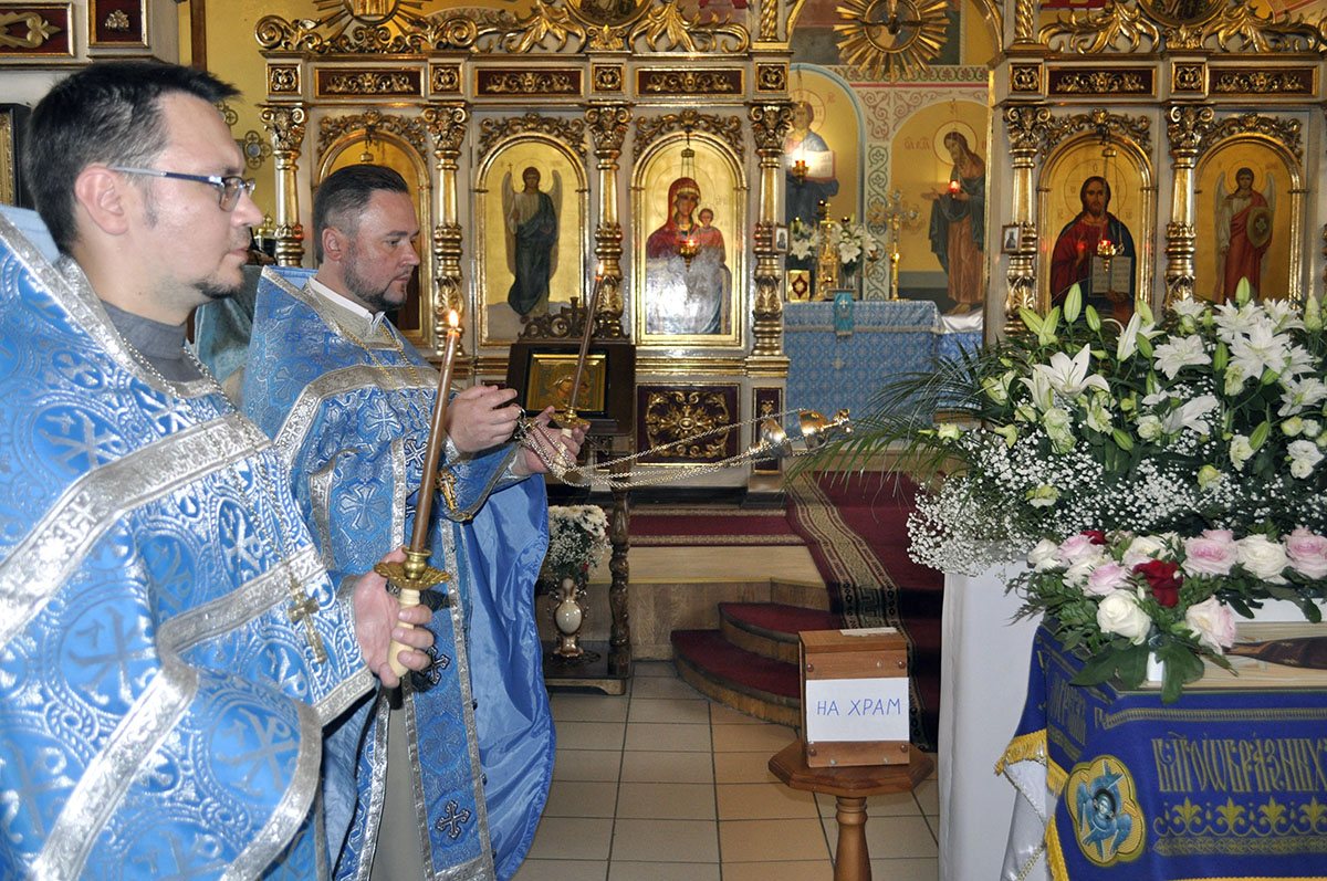 Всенощное бдение с чином Погребения Плащаницы Богородицы