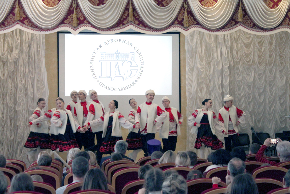 Воспитанники воскресной школы "Азбука веры" участвовали в фестивале «Рождественское чудо» в Пензенской духовной семинарии