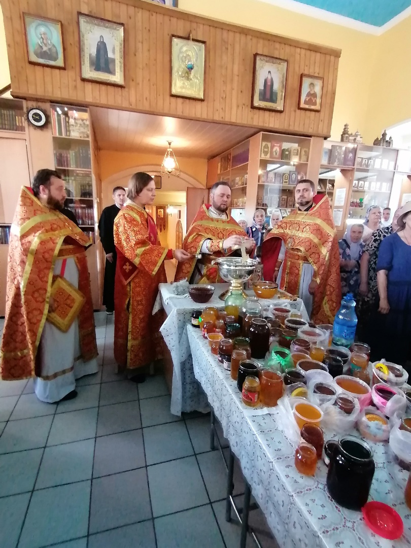 Празднование Происхождение Честных Древ Животворящего Креста Господня