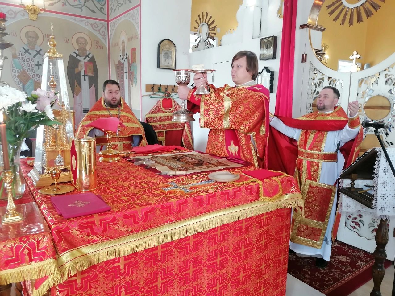 Празднование Воздвижения Животворящего Креста Господня 