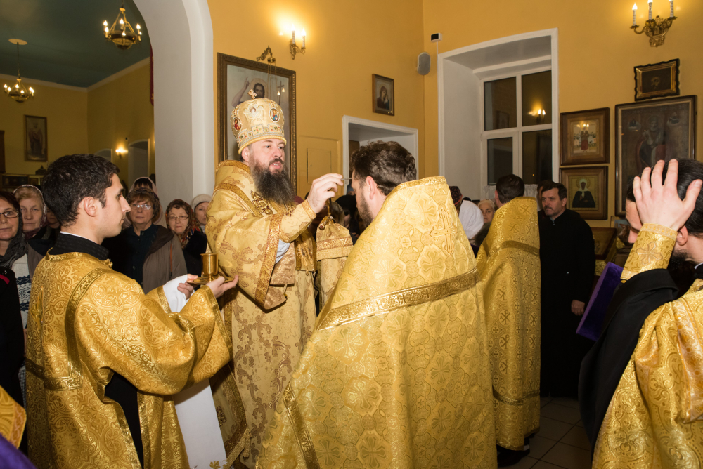 В канун престольного праздника митрополит Серафим совершил всенощное бдение в нашем храме