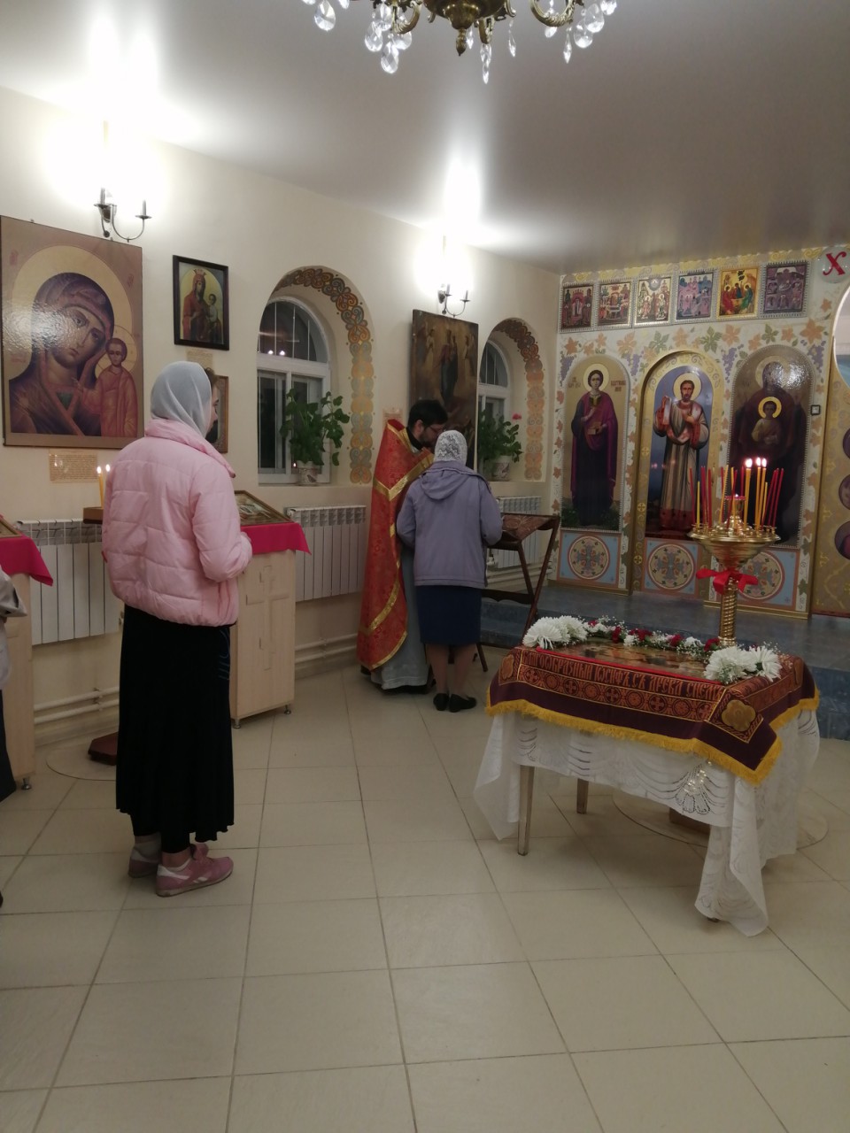 Иерей Сергий Беляков возглавил Пасхальную службу в Михайло-Архангельском молитвенном доме в с.Павло-Куракино 
