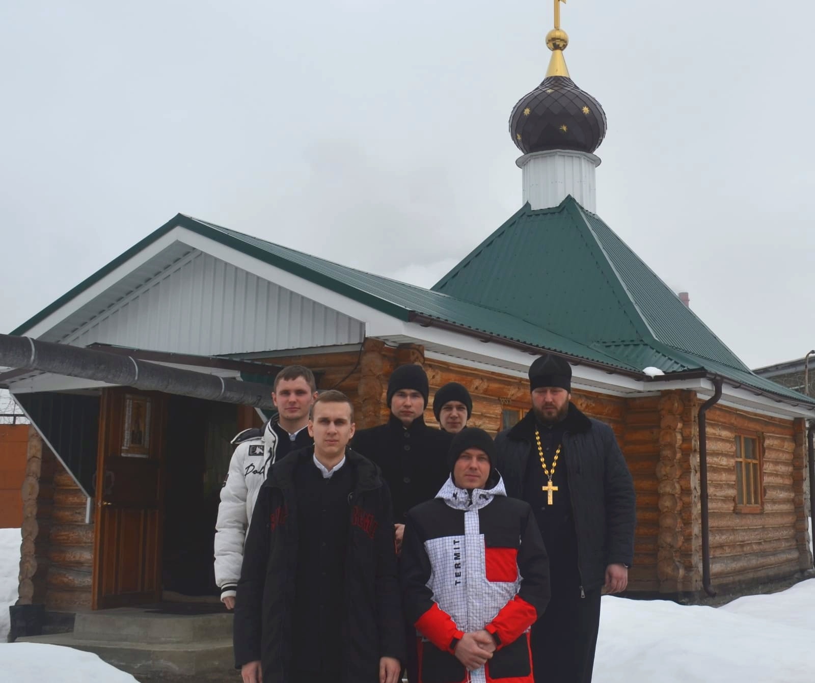 Протоиерей Антоний Шварёв совершил Божественную литургию в ИК-7 