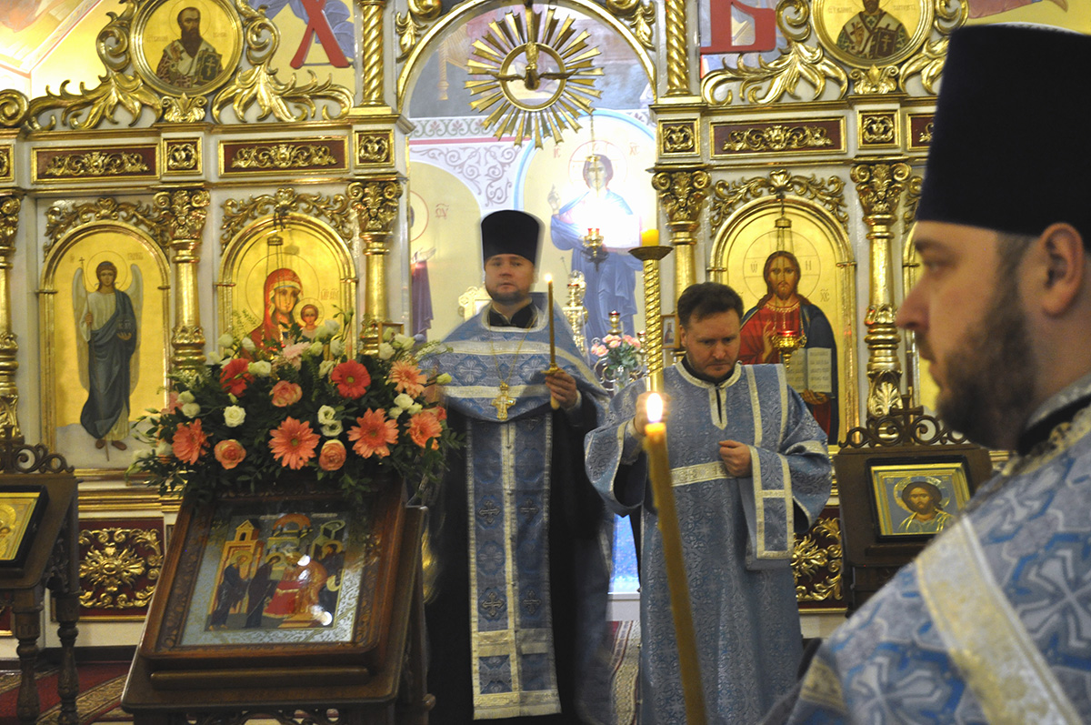 Всенощное бдение в канун праздника Сретения Господня