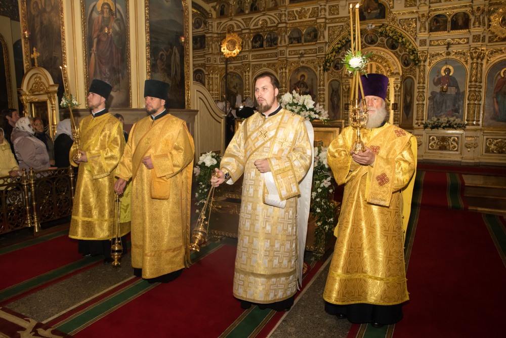 В канун дня памяти святителя Иннокентия Пензенского митрополит Серафим и архипастыри из соседних регионов совершили всенощное бдение в Успенском кафедральном соборе