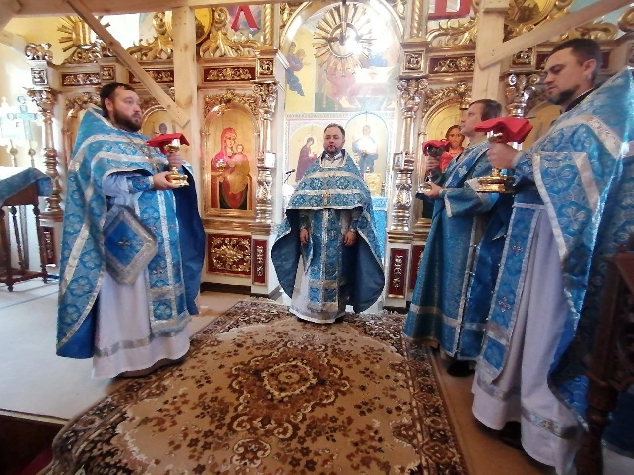 Празднование Казанской иконы Божией Матери