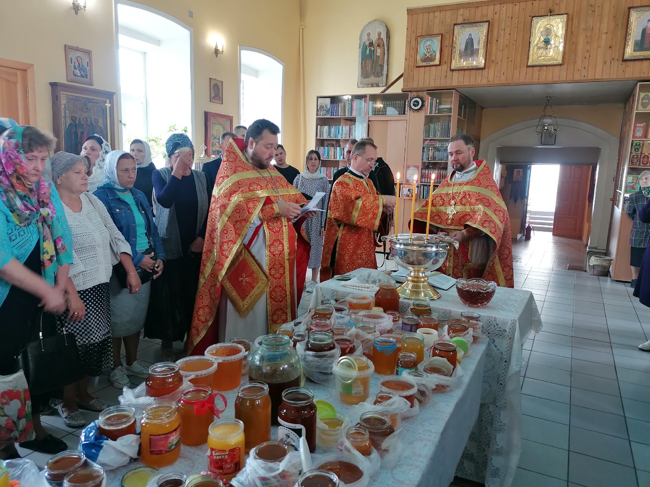 Празднование Происхождение Честных Древ Животворящего Креста Господня