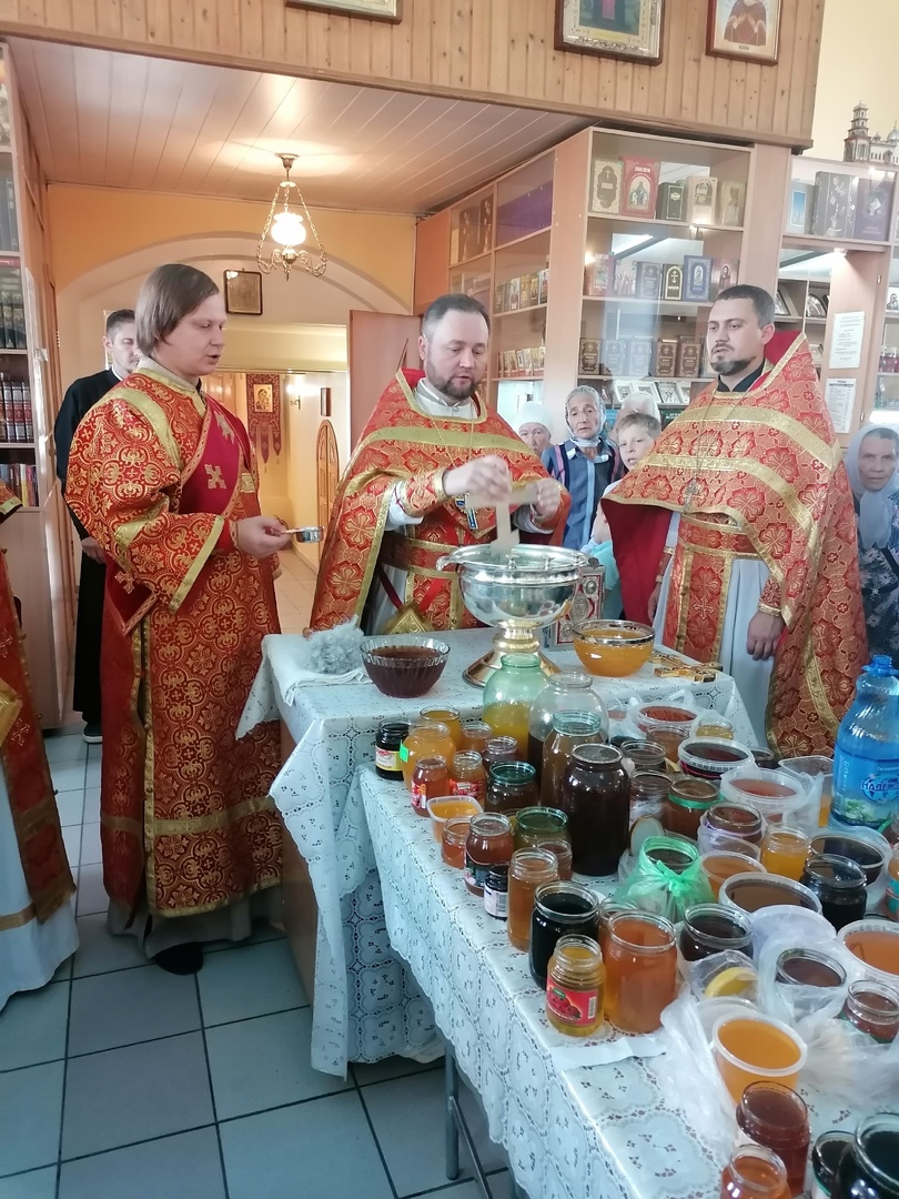 Празднование Происхождение Честных Древ Животворящего Креста Господня
