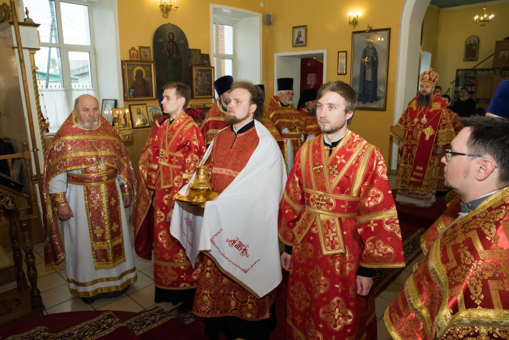 Во вторник Светлой седмицы митрополит Серафим совершил Божественную литургию в нашем храме