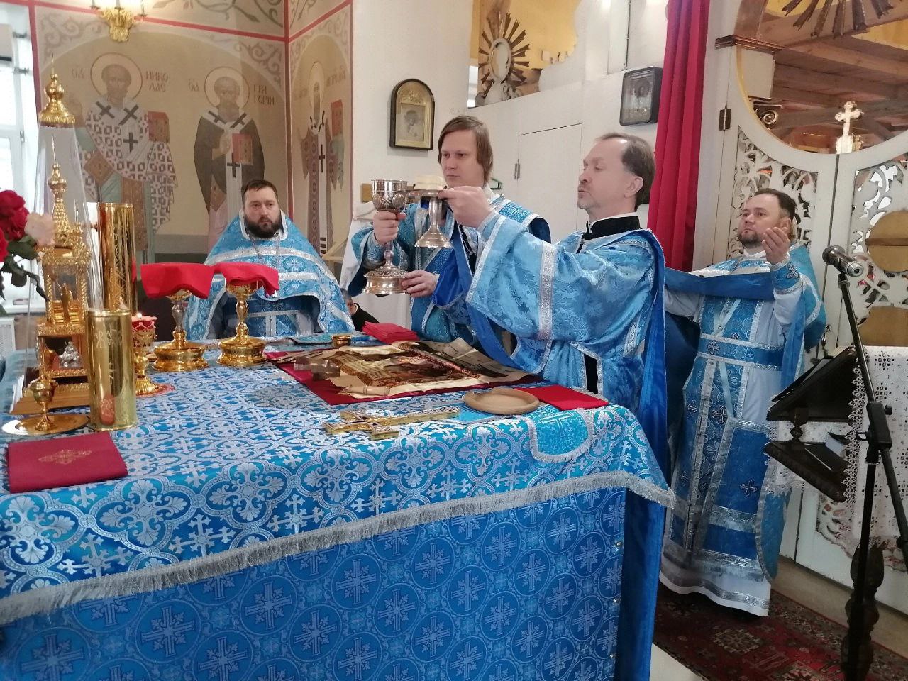 Празднование Казанской иконы Божией Матери