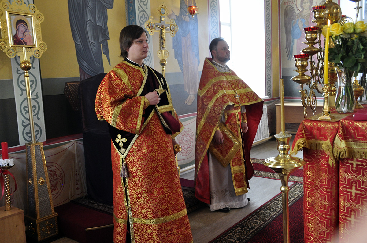 Литургия в день престольного  праздника нашего храма в честь святителя Николая Чудотворца