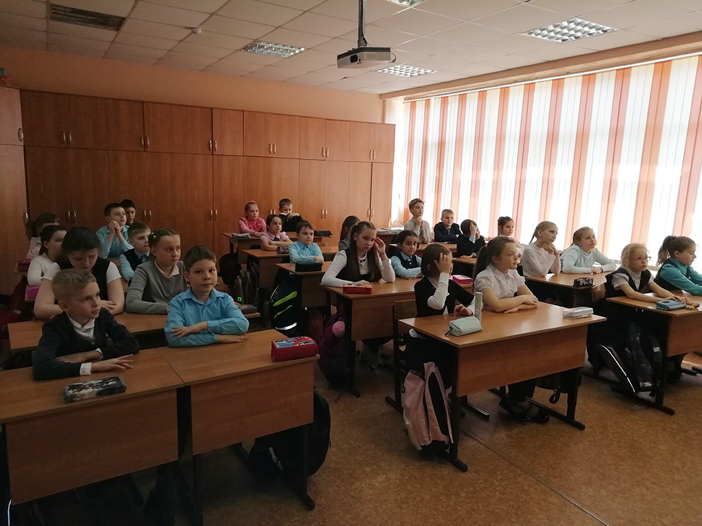 Иерей Сергий Беляков посетил с пастырским визитом среднюю общеобразовательную школу №47 города Пензы