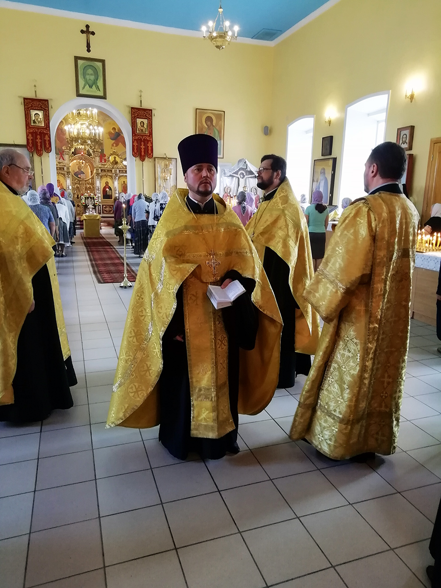 Всенощное бдение в канун дня памяти первоверховных апостолов Петра и Павла