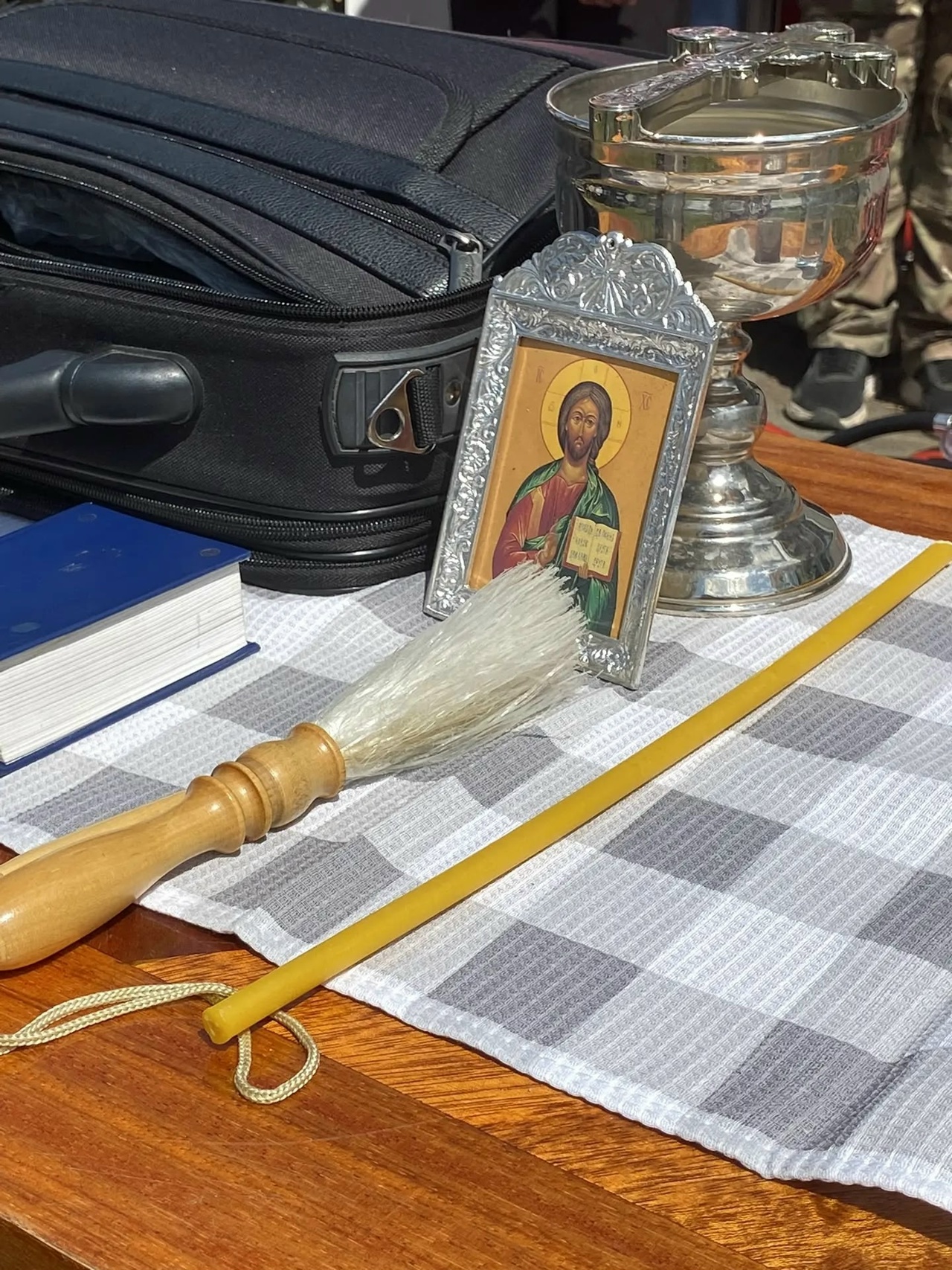 Иерей Сергий Карасёв посетил пункт сбора помощи для участников СВО в с. Воскресеновка