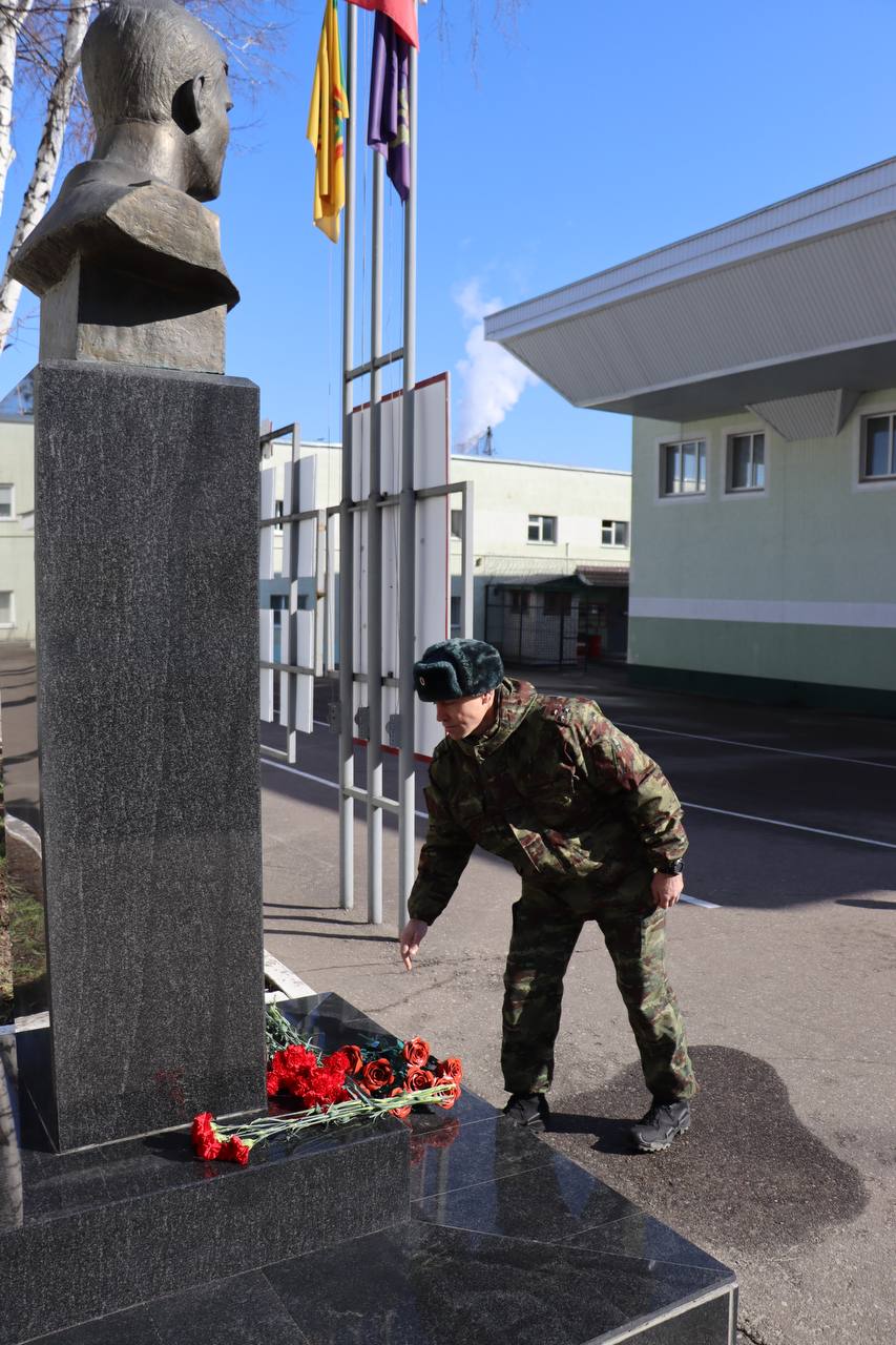 Протоиерей Антоний Шварёв совершил панихиду в день памяти Героя России Александра Сергеева