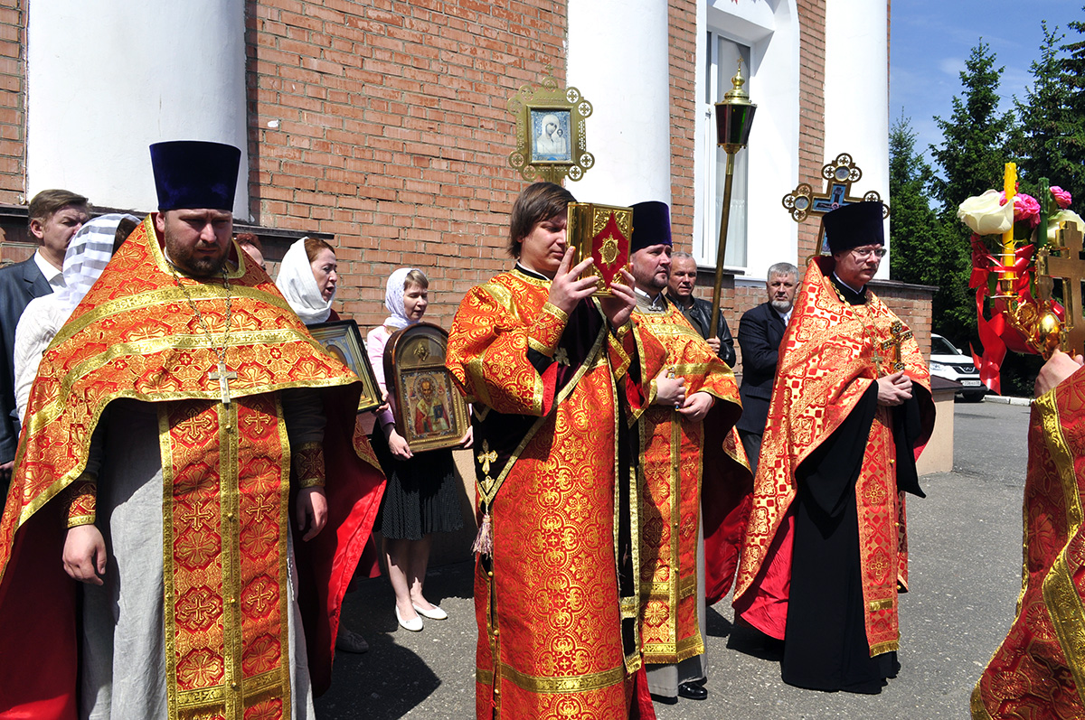 Литургия в день престольного  праздника нашего храма в честь святителя Николая Чудотворца