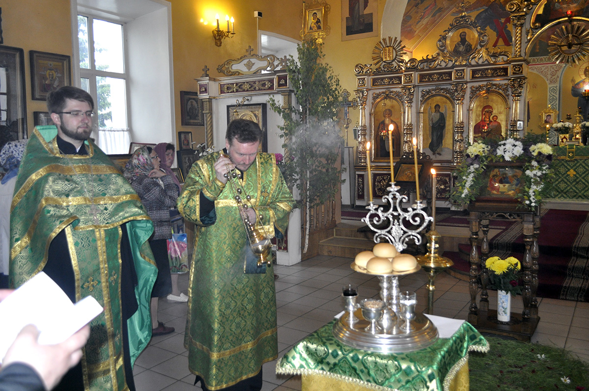 Всенощное бдение в канун праздника Троицы