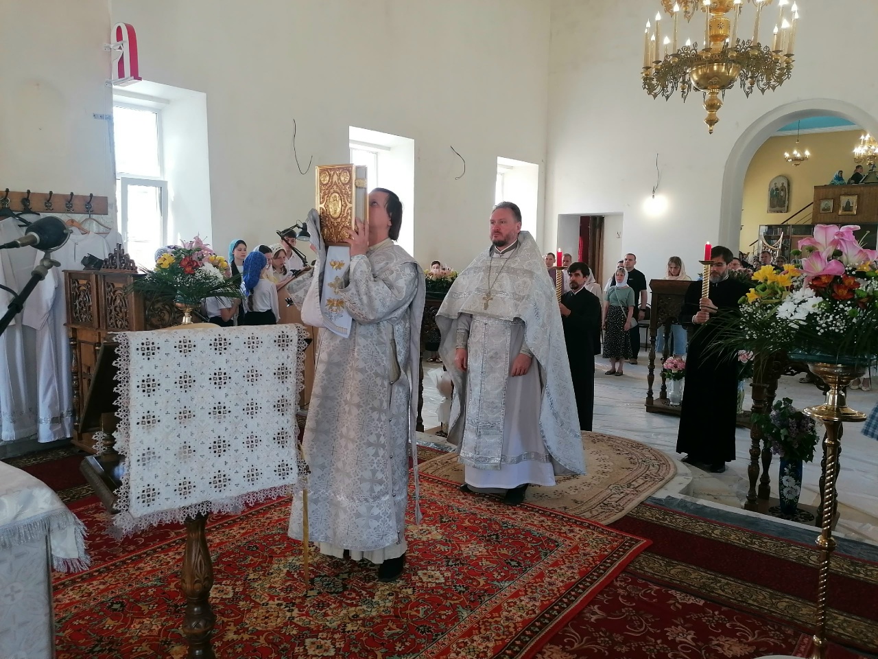 Богослужения в Неделю 7-ю по Пасхе
