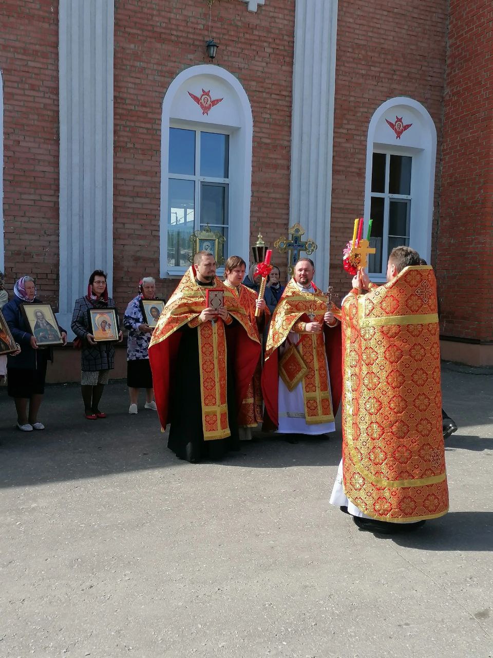 Богослужения в день Преполовения Пятидесятницы
