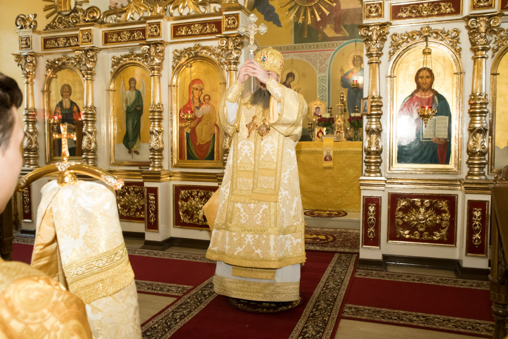 В день памяти святителя Николая Чудотворца митрополит Серафим совершил литургию в нашем храме