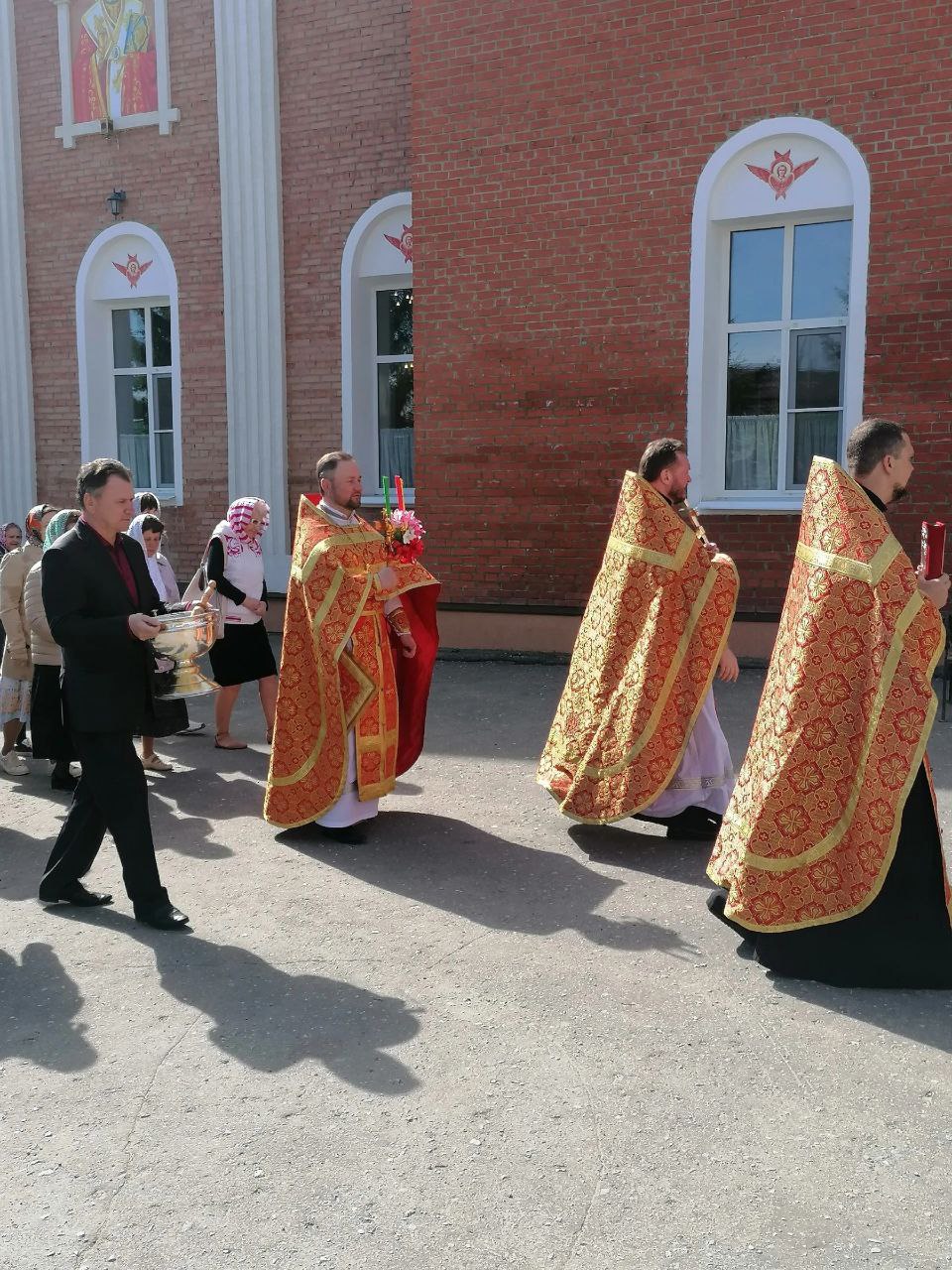 Богослужения в день Преполовения Пятидесятницы
